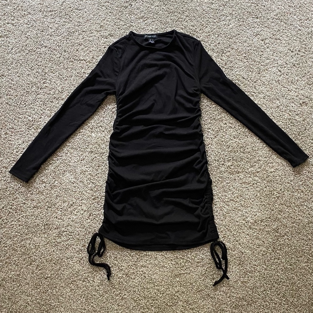 Black bodycon dress with side ruching!